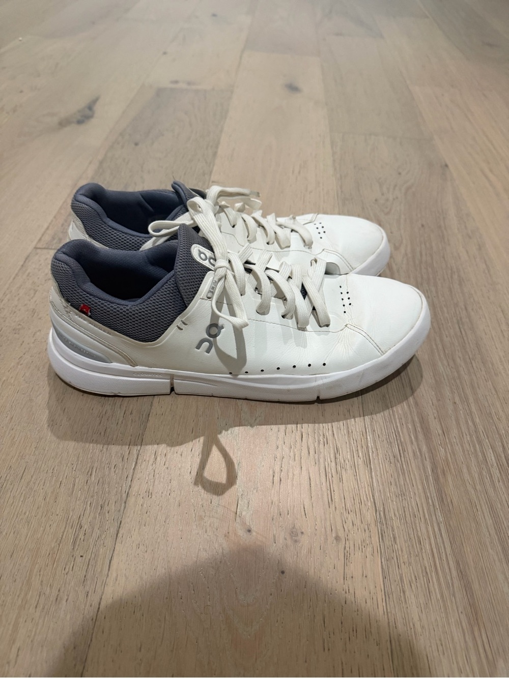 On The Roger Advantage sneakers